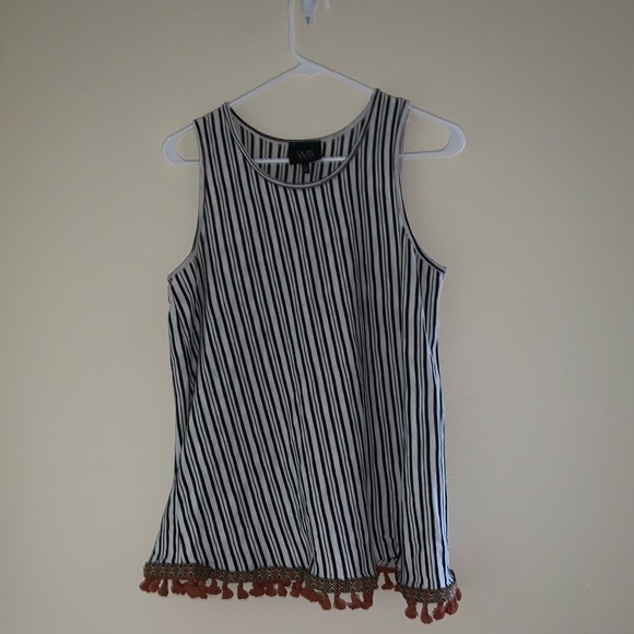 Women’s black and white striped top with pattered end - Picture 1 of 4